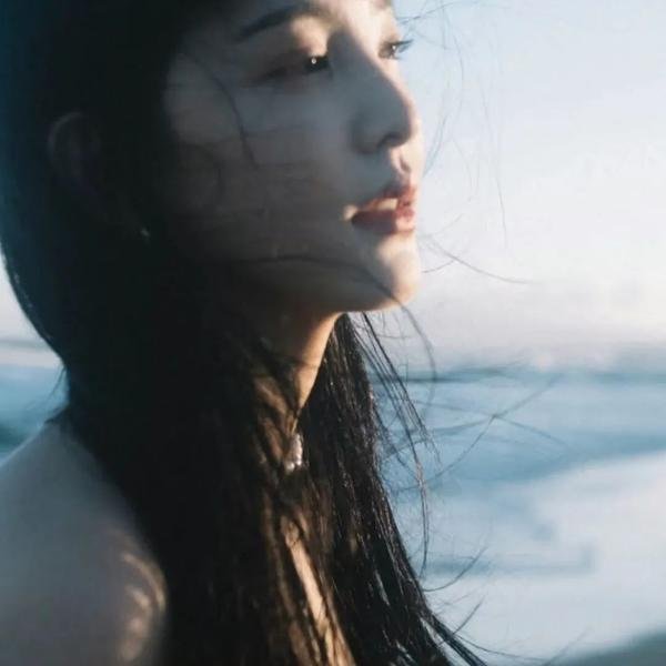 女孩的夏日秘密